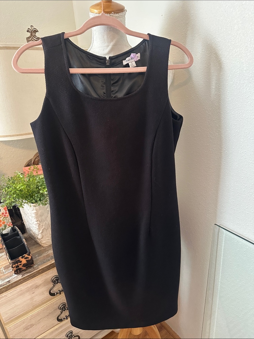 Joan Rivers Black Sleeveless Scoop Neck Sheath Dress